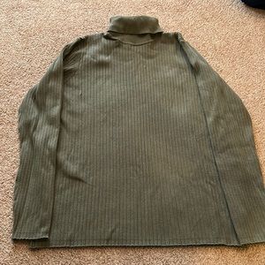 Eddie Bauer green turtleneck